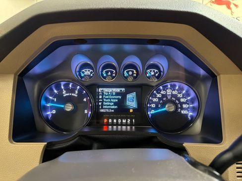 Used 2016 Ford F250 Lariat w/ Lariat Ultimate Package AWD/4WD image 18