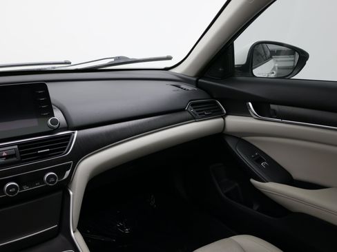 Used 2021 Honda Accord EX-L image 32