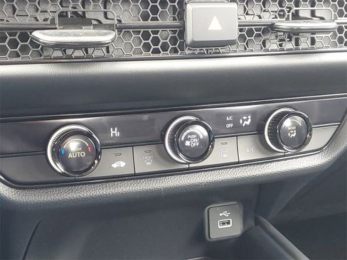 Certified 2023 Honda HR-V LX image 22