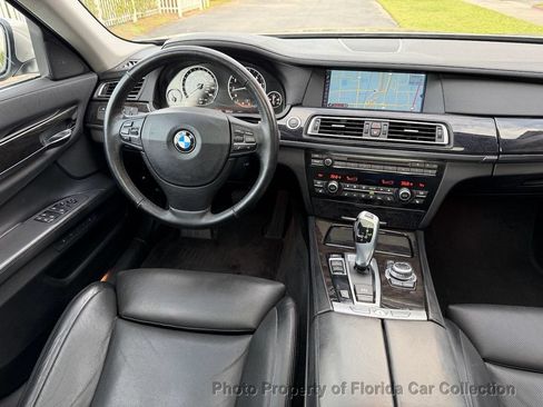 Used 2011 BMW 750i RWD image 11