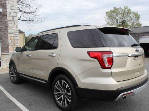 Used 2017 Ford Explorer Platinum AWD/4WD image 7