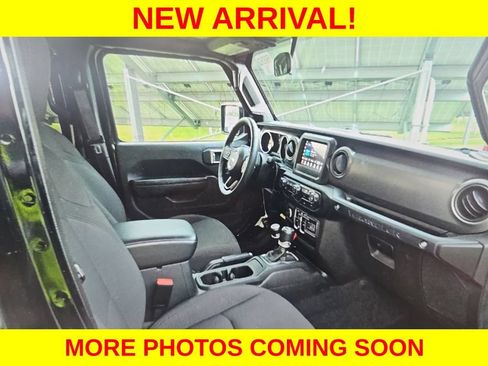 Used 2023 Jeep Wrangler Unlimited w/ Cold Weather Group AWD/4WD image 10