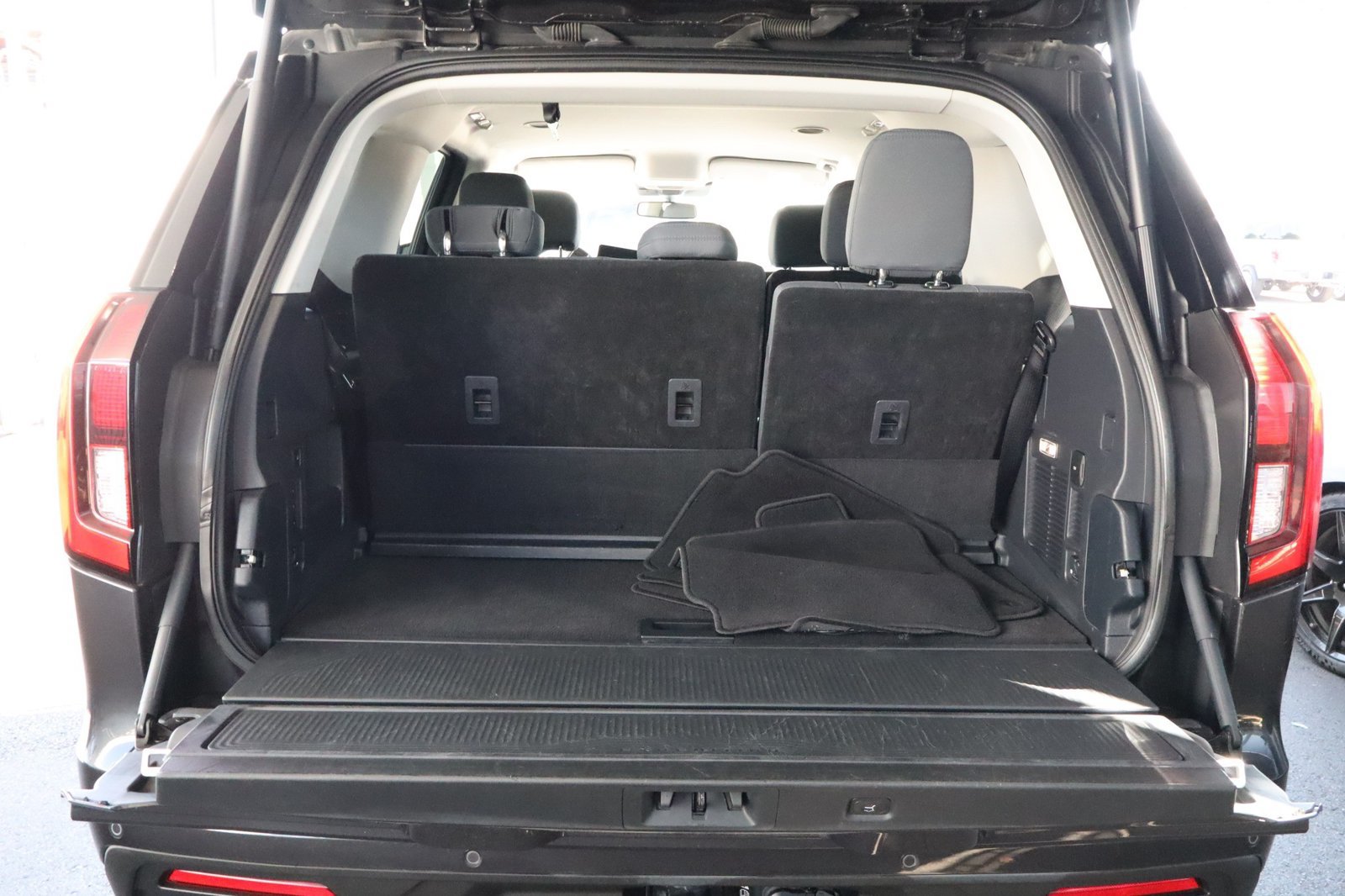 Used 2025 Ford Expedition Active RWD image 39