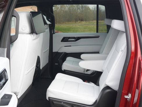 New 2026 Chevrolet Suburban Premier image 27