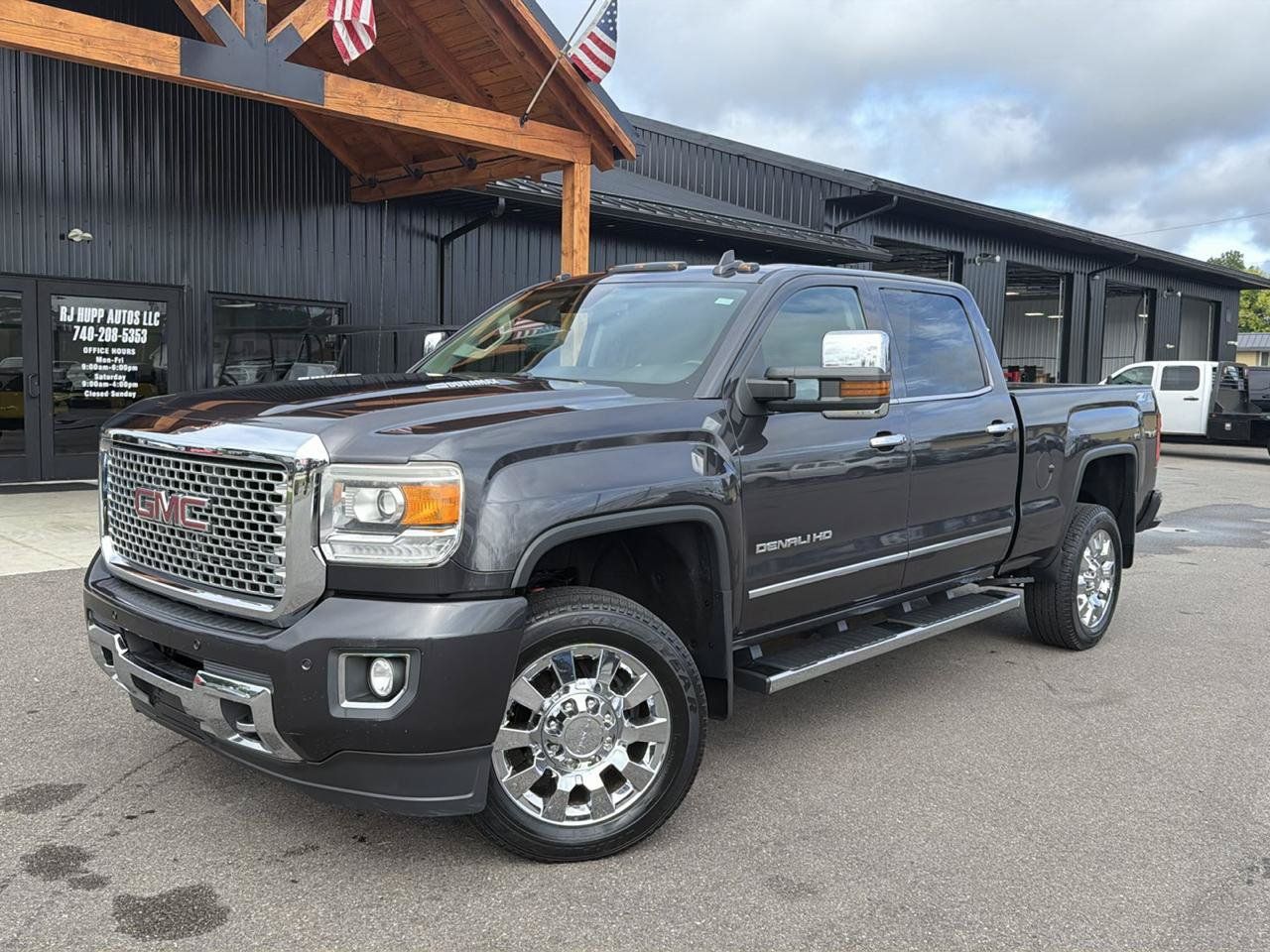 Used 2015 GMC Sierra 2500 Denali w/ Duramax Plus Package AWD/4WD image 1