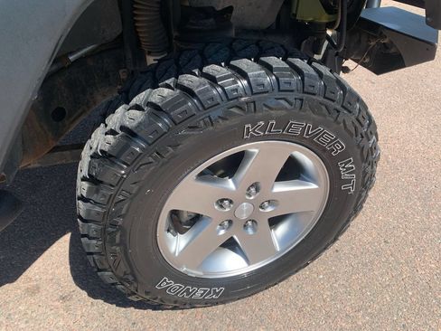 Used 2010 Jeep Wrangler Rubicon w/ PWR Convenience Group AWD/4WD image 24