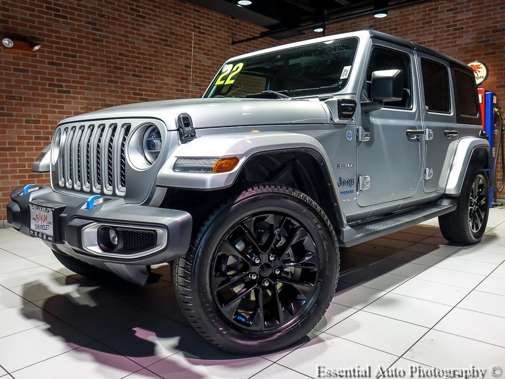 Used 2022 Jeep Wrangler Unlimited Sahara w/ Cold Weather Group AWD/4WD image 2