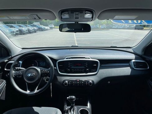 Used 2017 Kia Sorento L FWD image 10
