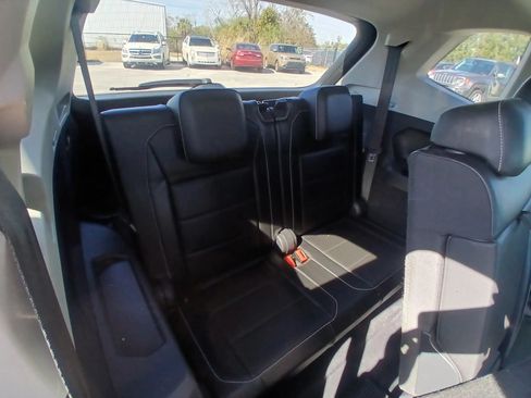 Used 2021 Volkswagen Tiguan SE w/ Panoramic Sunroof Package FWD image 16