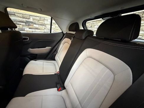 Used 2023 Hyundai Venue SEL FWD image 31