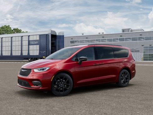 New 2026 Chrysler Pacifica Select image 2