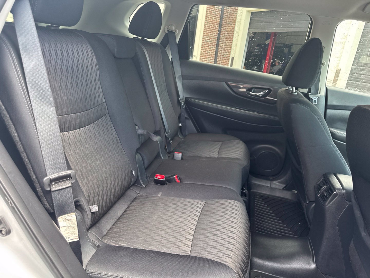 Used 2018 Nissan Rogue SV AWD/4WD image 12
