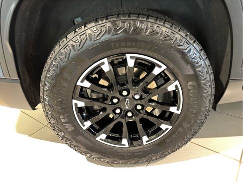 Certified 2025 Chevrolet Traverse Z71 w/ Driver Confidence Package image 35