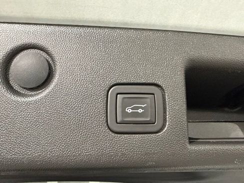 Used 2024 Chevrolet Equinox LT AWD/4WD image 12