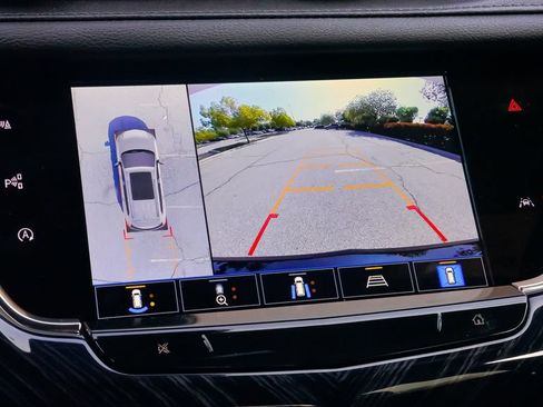 Used 2025 Cadillac XT6 Premium Luxury w/ Technology Package FWD image 28