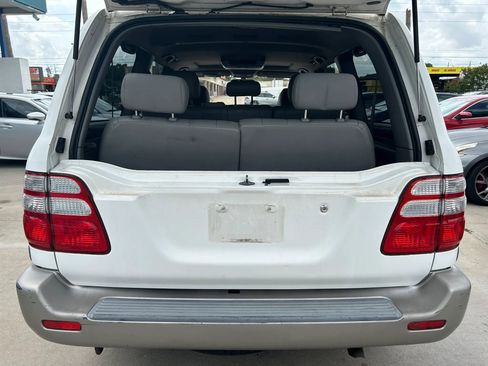Used 2004 Toyota Land Cruiser AWD/4WD image 33