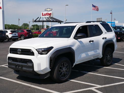 Used 2026 Toyota 4Runner SR5 AWD/4WD image 3