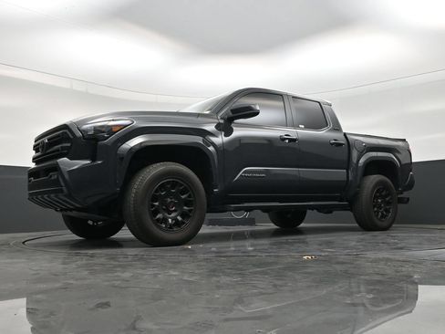 Used 2024 Toyota Tacoma SR5 RWD image 20