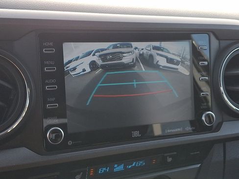 Used 2020 Toyota Tacoma TRD Sport image 19