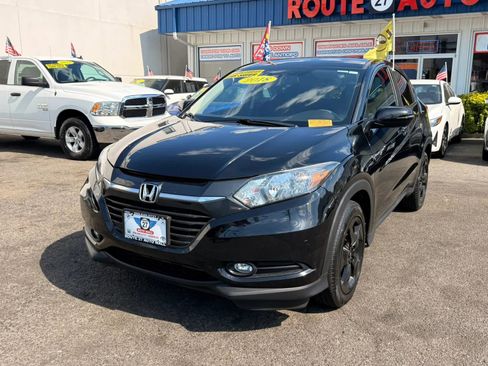 Used 2018 Honda HR-V EX image 4
