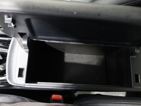 Used 2022 Toyota Prius XLE image 30