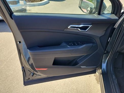 Used 2026 Kia Sportage LX image 11