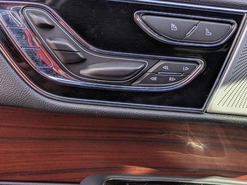 Used 2023 Lincoln Navigator Reserve image 18