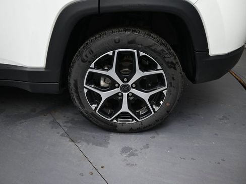 Used 2025 Jeep Compass Limited AWD/4WD image 15