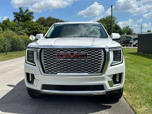 Used 2022 GMC Yukon XL Denali w/ Denali Premium Package AWD/4WD image 2
