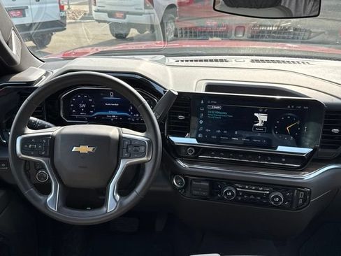 Used 2024 Chevrolet Silverado 1500 LT w/ Z71 Off-Road Package AWD/4WD image 14