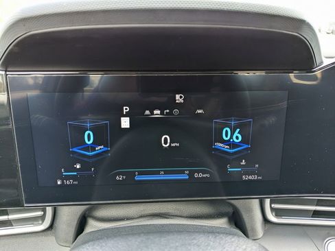 Used 2024 Hyundai Elantra SEL image 28