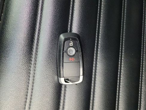 Used 2020 Ford Edge SEL AWD/4WD image 32