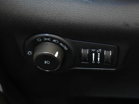 Used 2024 Jeep Compass Latitude AWD/4WD image 33