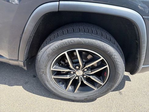 Used 2018 Jeep Grand Cherokee Trailhawk w/ Trailhawk Luxury Group AWD/4WD image 31