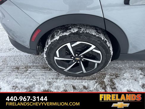 New 2026 Chevrolet Equinox EV LT image 57