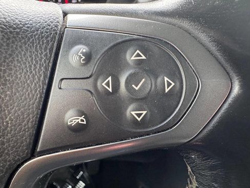 Used 2018 Chevrolet Suburban LT w/ LT Signature Package image 24