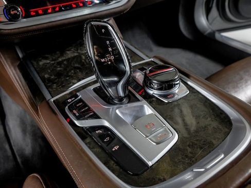 Used 2017 BMW 740i xDrive image 22