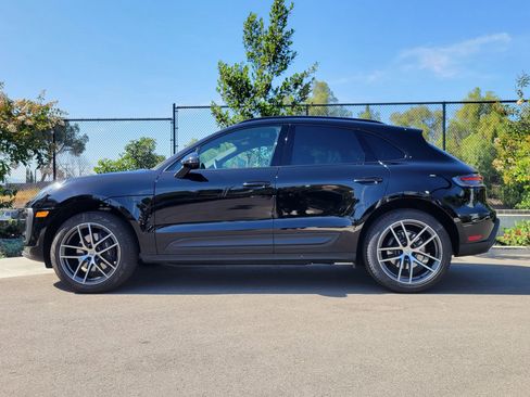 Used 2026 Porsche Macan AWD/4WD image 2