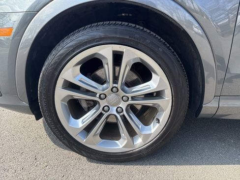 Used 2018 Audi Q3 2.0T Premium Plus w/ Premium Plus Package AWD/4WD image 10
