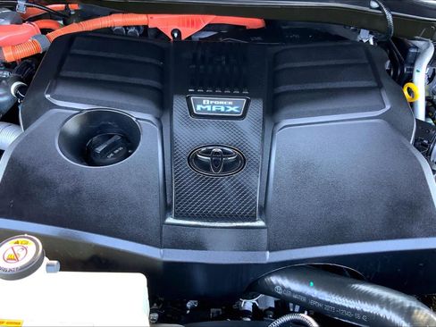 Used 2024 Toyota Tundra Platinum AWD/4WD image 32
