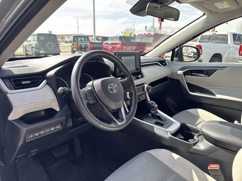 Used 2019 Toyota RAV4 XLE Premium w/ Cold Weather Package image 17