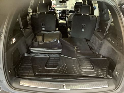 Used 2023 Jeep Grand Cherokee L Overland w/ Advanced Protech Group III image 16