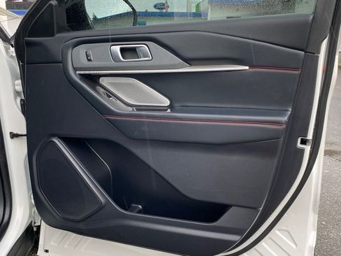 Certified 2025 Ford Explorer ST image 22