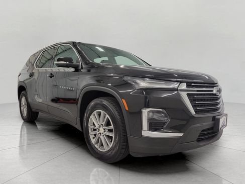 Used 2023 Chevrolet Traverse LT w/ LPO, Floor Liner Package AWD/4WD image 1