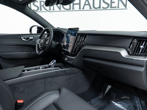 New 2026 Volvo XC60 B5 Ultra w/ Climate Package image 21