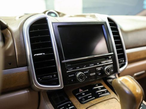 Used 2011 Porsche Cayenne Turbo w/ Premium Pkg Plus image 10