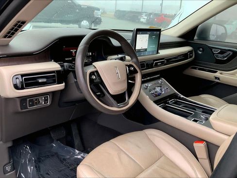 Used 2021 Lincoln Aviator Reserve w/ Equipment Group 201A image 16