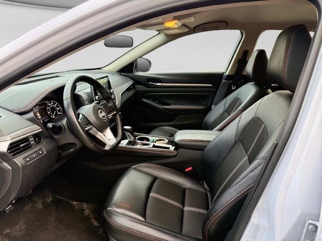 Used 2025 Nissan Altima 2.5 SR FWD image 19