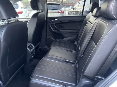 Used 2024 Volkswagen Tiguan SE image 23