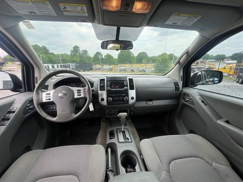 Used 2017 Nissan Frontier SV AWD/4WD image 23
